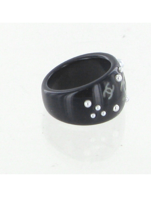 Bague noire perles et CC CHANEL