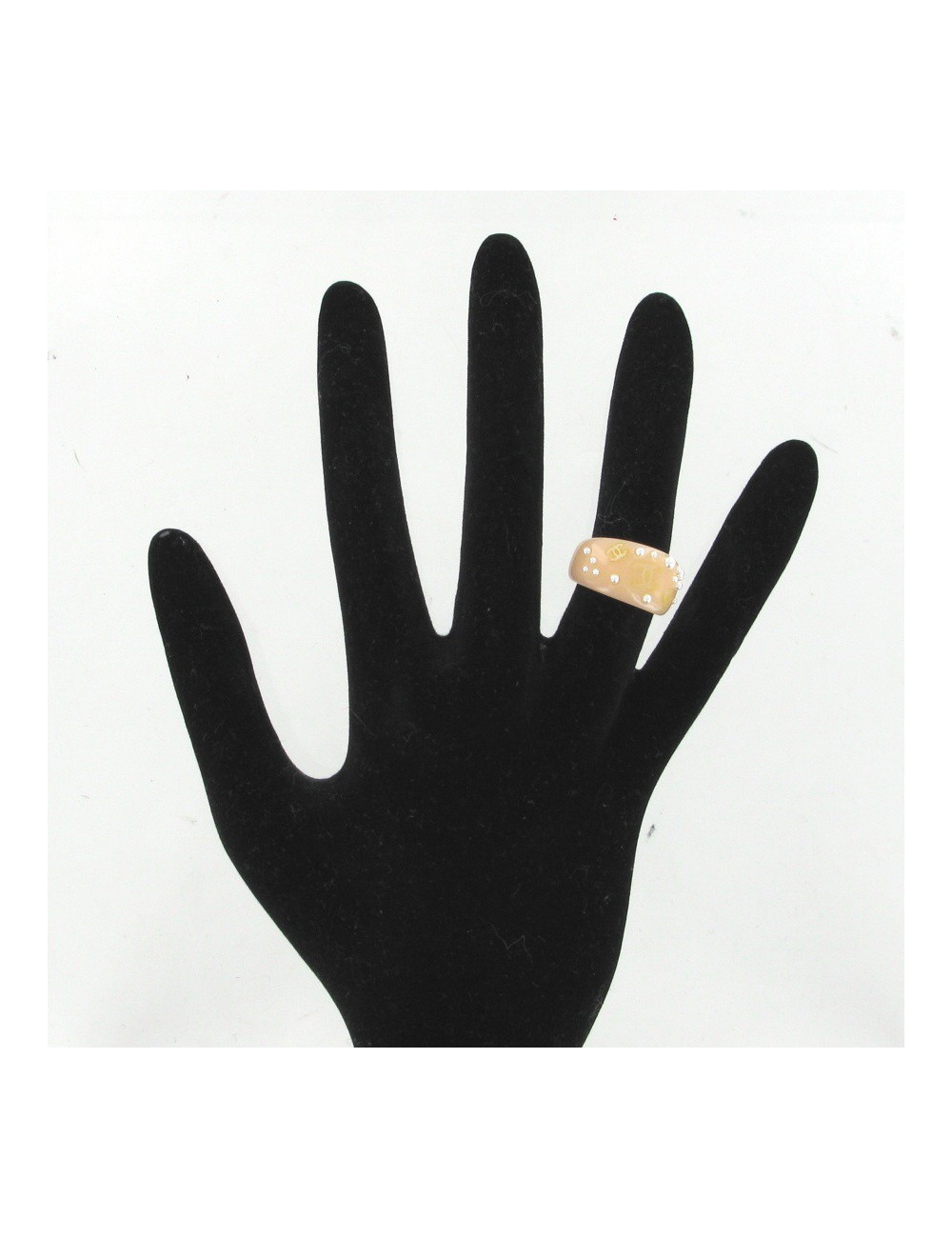 bague rose pâle perles et CC CHANEL