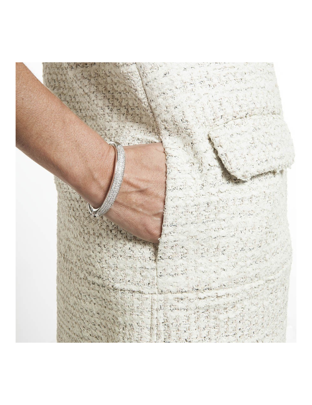 Robe CHANEL T 42 sans manche tweed peint crème