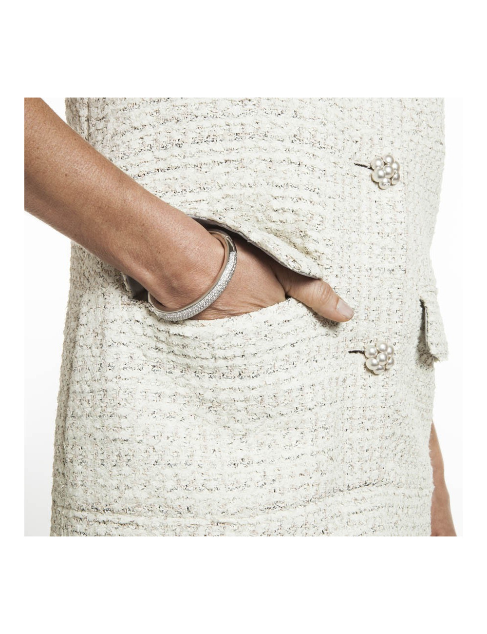 Robe CHANEL T 42 sans manche tweed peint crème