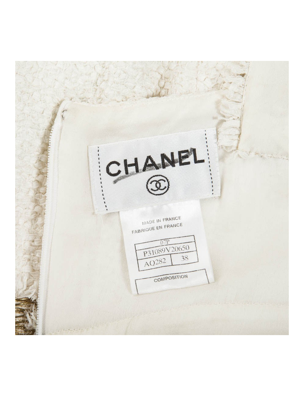 Robe CHANEL T 36 tweed crème broderies chaines dorées