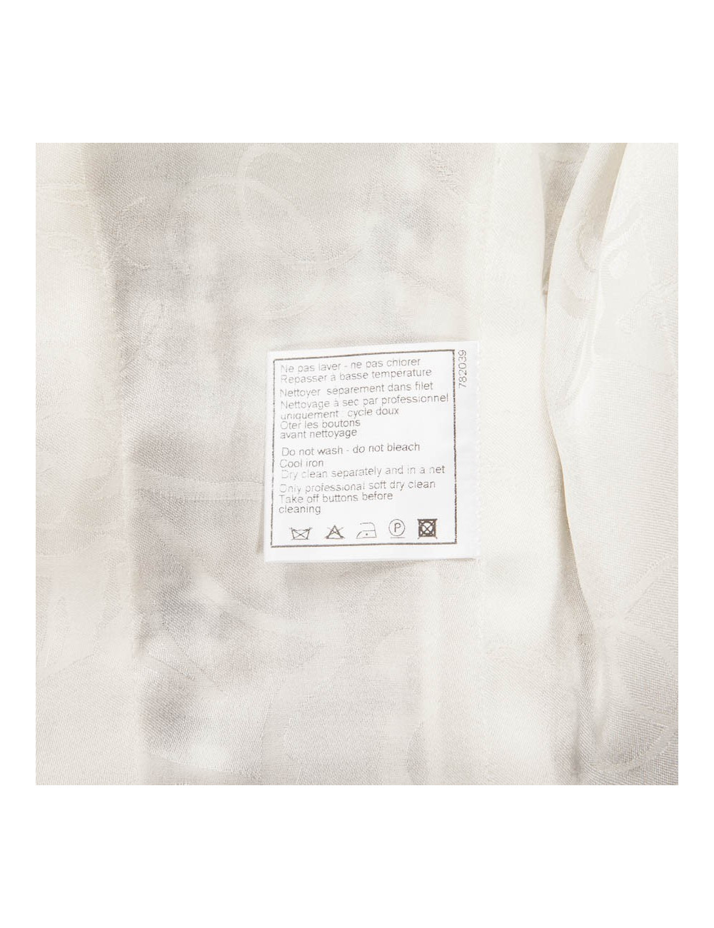 CHANEL T 42 en beige and blue houndstooth jacket