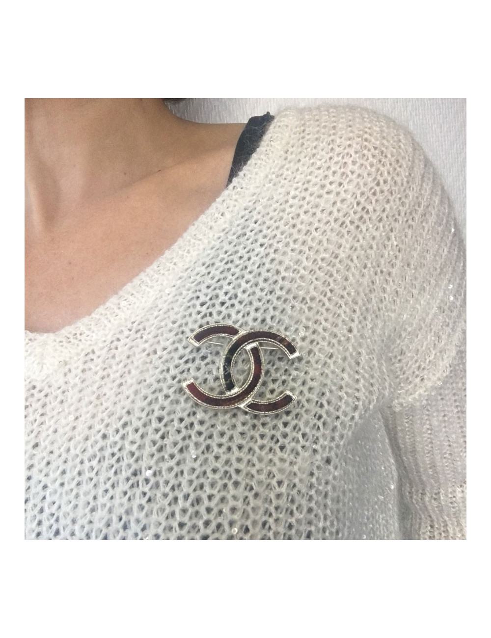 CHANEL 'Paris-Edinburgh' CC brooch in gilt metal and tweed