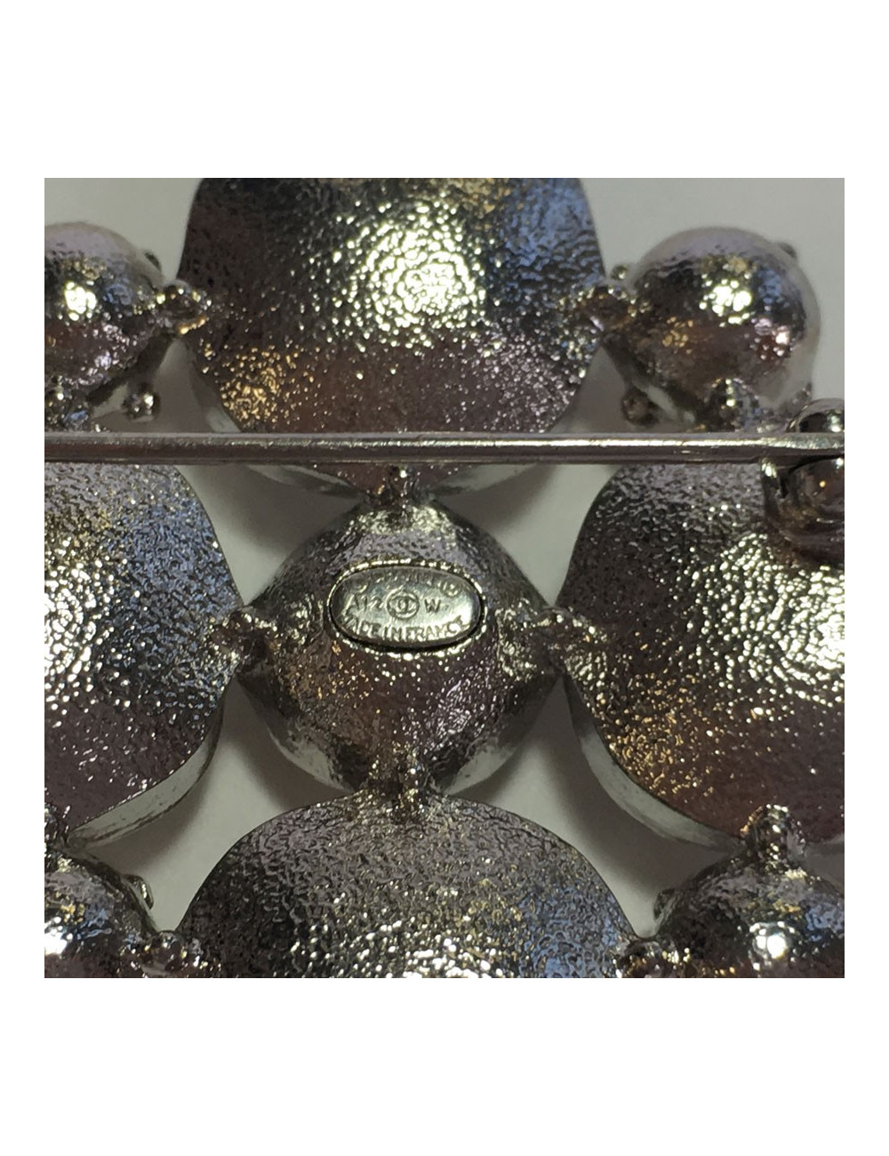 Broche CHANEL strass