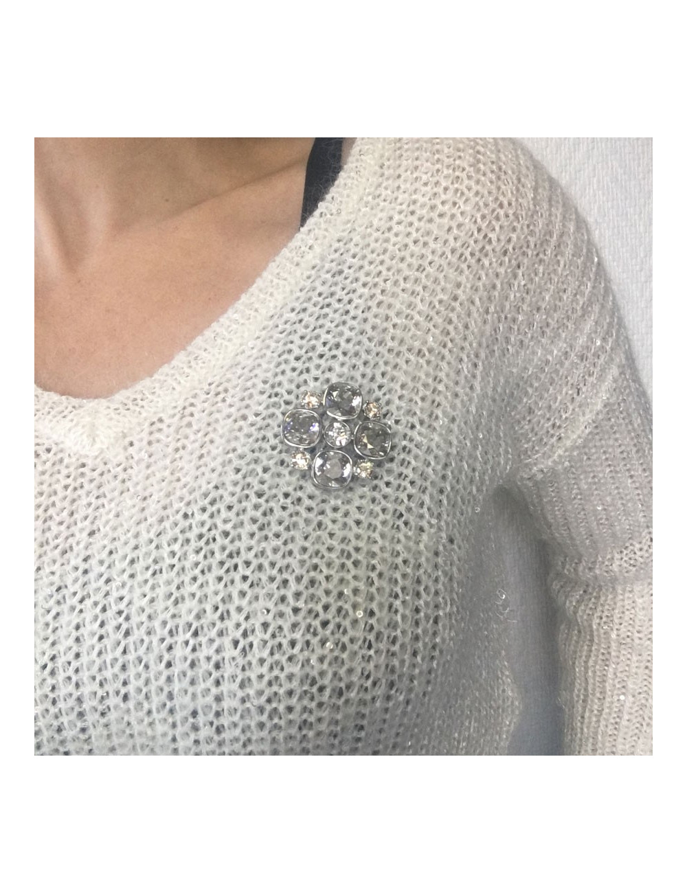 Broche CHANEL strass