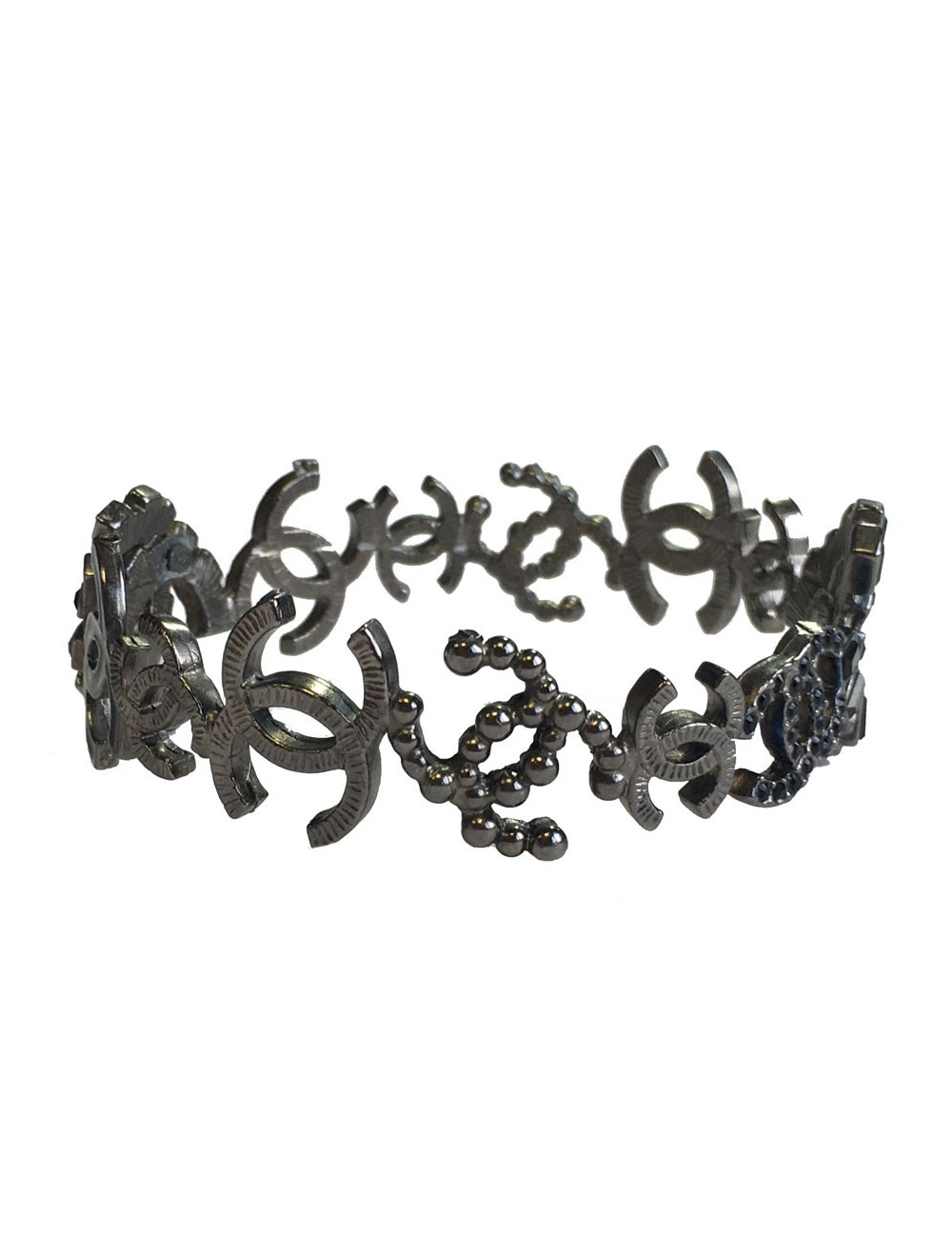 Bracelet CHANEL CC en métal ruthénium, strass et résine noirs