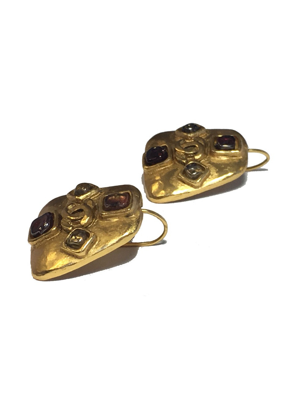 Boucles d'oreilles clous CHANEL en métal doré vintage