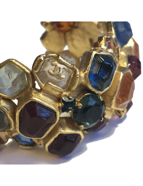  CHANEL Bracelet in gilded metal and multicolored stones
