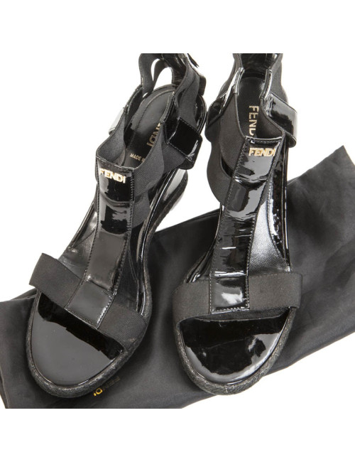 FENDI T 39 EN Black patent leather sandals