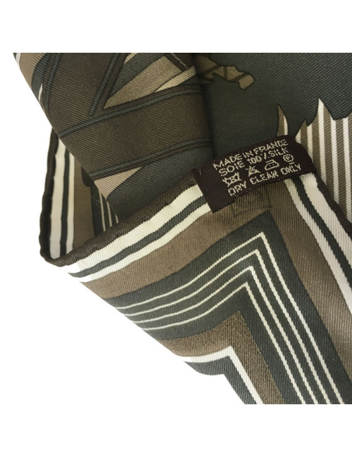 "GRV2392" HERMES square silk green, Khaki and white