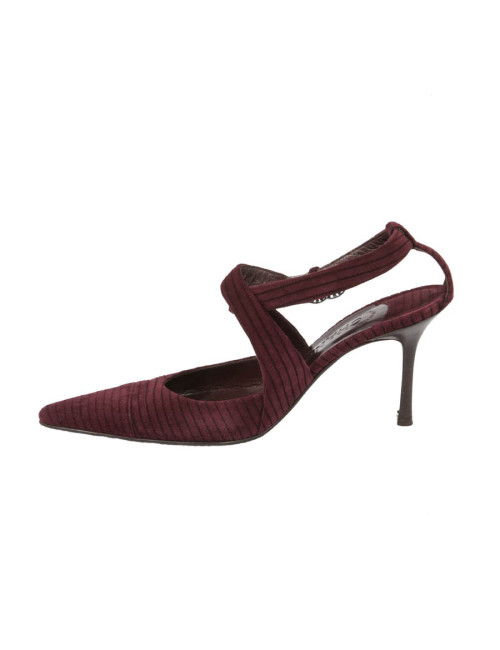CHANEL T39, 5 Maroon suede pumps