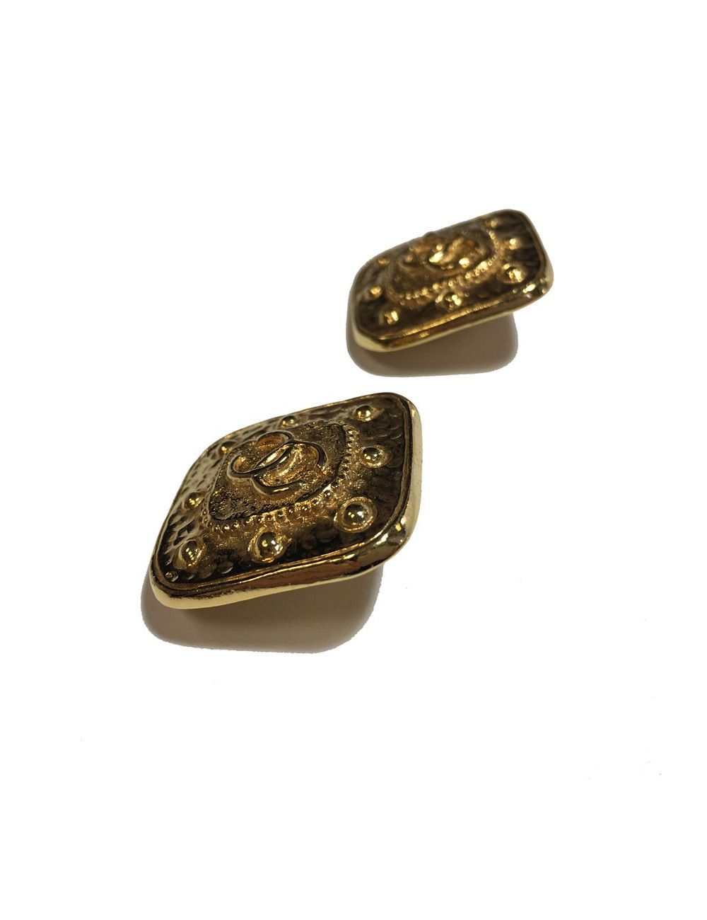 Clips d'oreille CHANEL vintage en métal doré