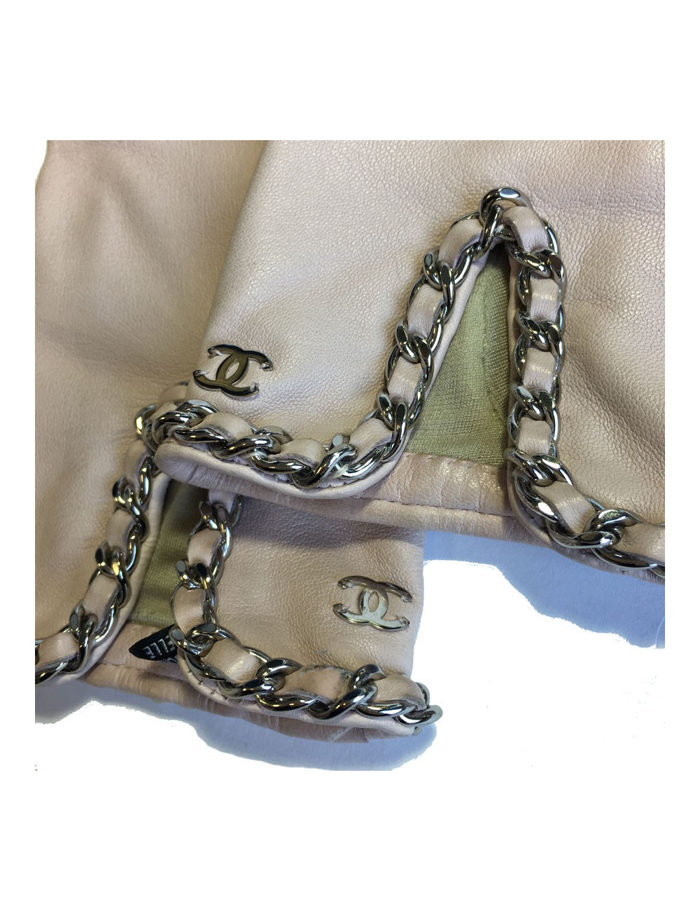 Gants CHANEL cuir d'agneau rose pâle et chaine argentée taille 8