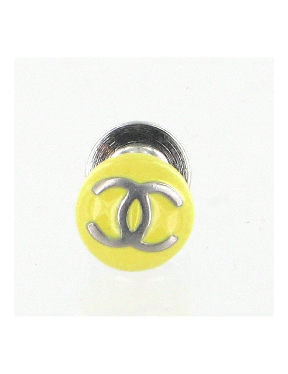 Pin's émaillé jaune CHANEL