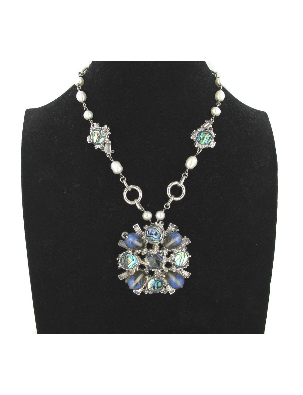 Collier CHANEL perles et nacre 