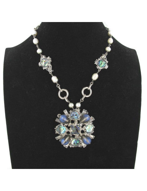 Collier CHANEL perles et nacre 