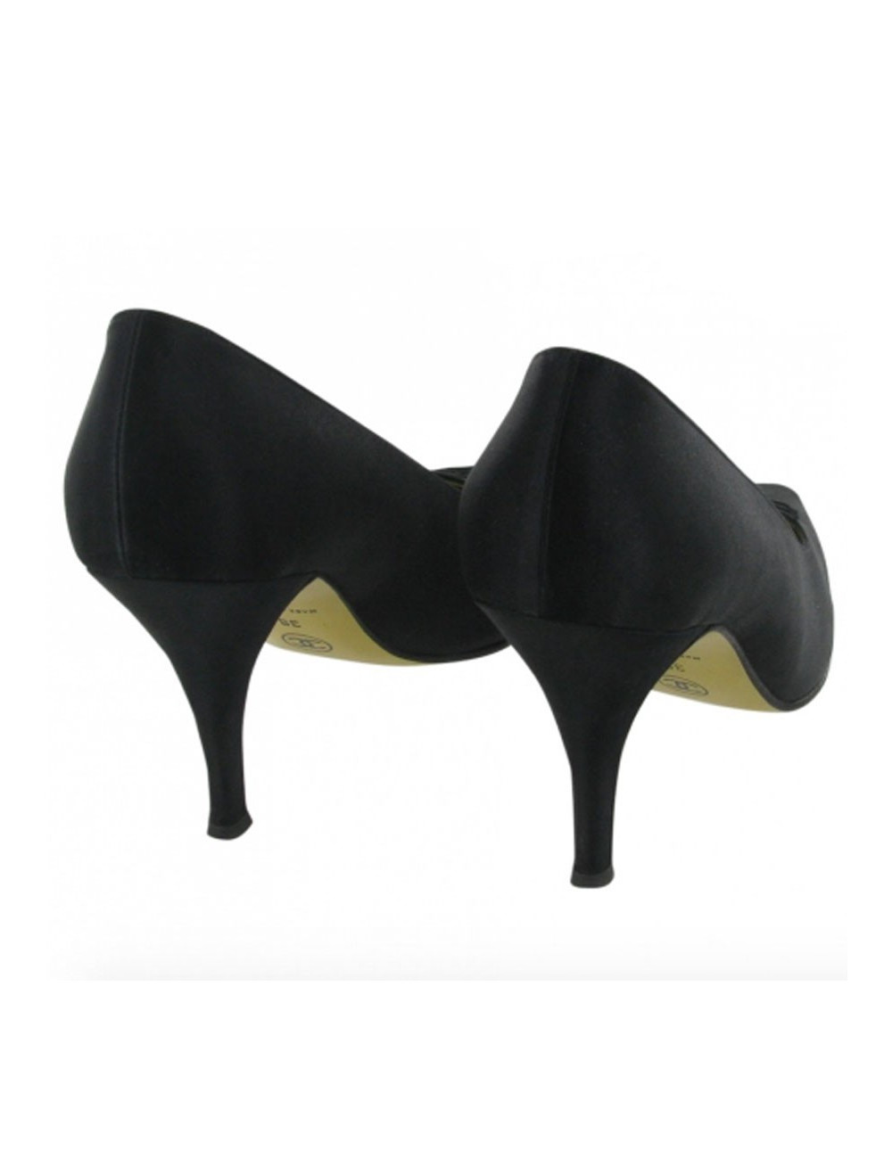 Couture CHANEL in black Duchess satin pumps