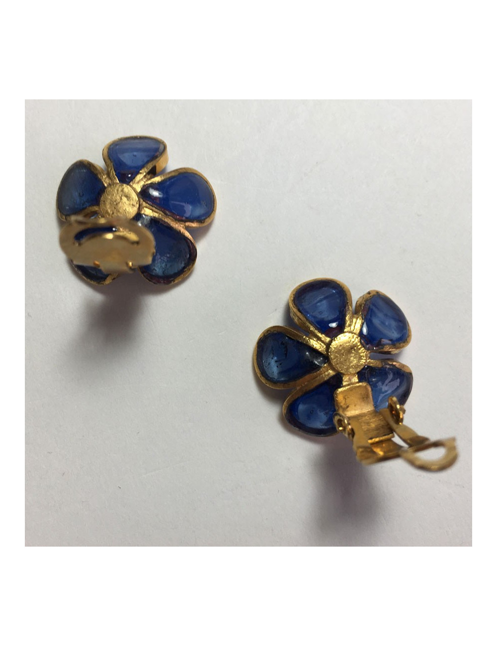 MARGUERITE DE VALOIS 'Fleurette' clip-on earrings in blue molten glass 
