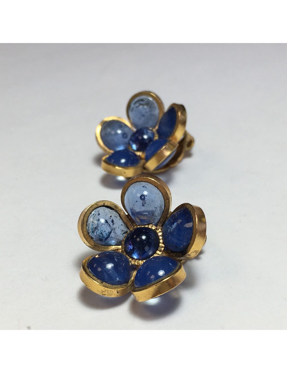 MARGUERITE DE VALOIS 'Fleurette' clip-on earrings in blue molten glass 