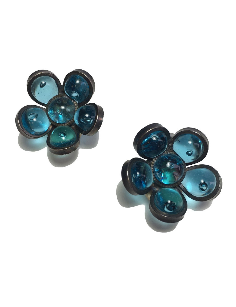 xxx Boucles d'oreille clips MARGUERITE DE VALOIS fleurette en pâte de verre bleu clair