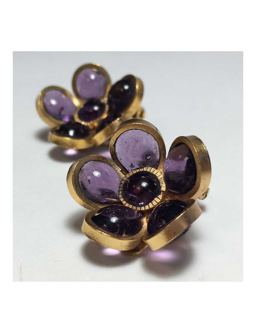 xxx Boucles d'oreille clips MARGUERITE DE VALOIS fleurette en pâte de verre violet