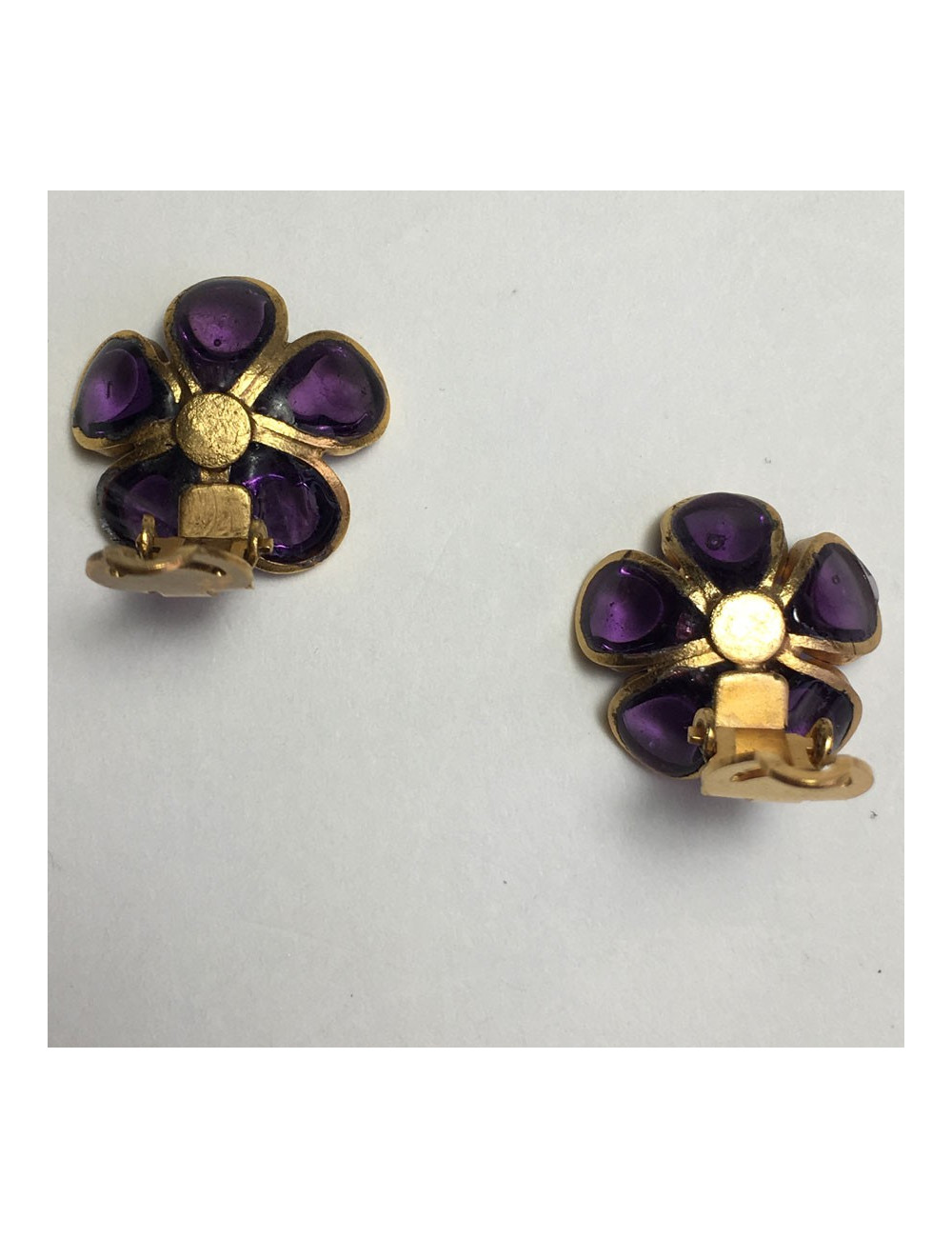 xxx Boucles d'oreille clips MARGUERITE DE VALOIS fleurette en pâte de verre violet