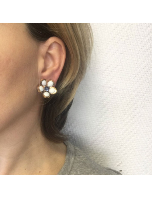 xxx Boucles d'oreille clips MARGUERITE DE VALOIS fleurette en pâte de verre blanche