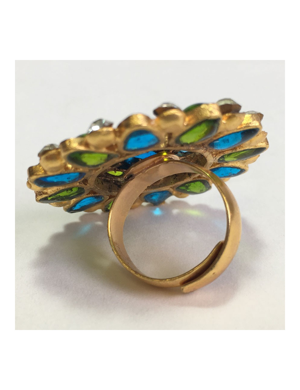 TAILLE Bague MARGUERITE DE VALOIS en pâte de verre vert et bleu, strass et métal doré