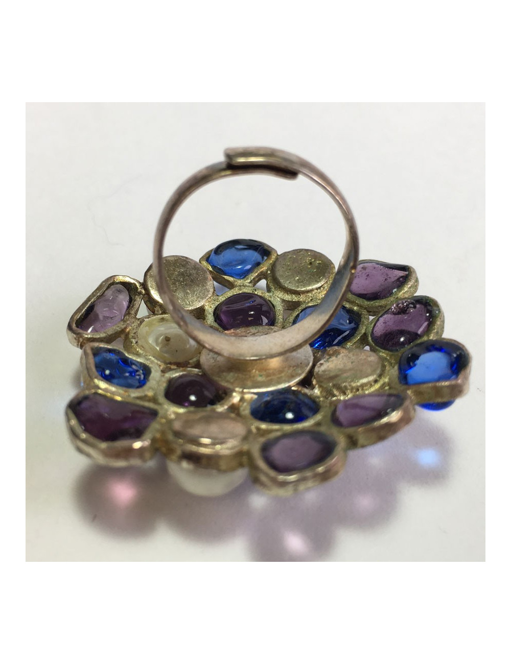 TAILLE Bague MARGUERITE DE VALOIS en pâte de verre mauve et bleu, perles nacrées