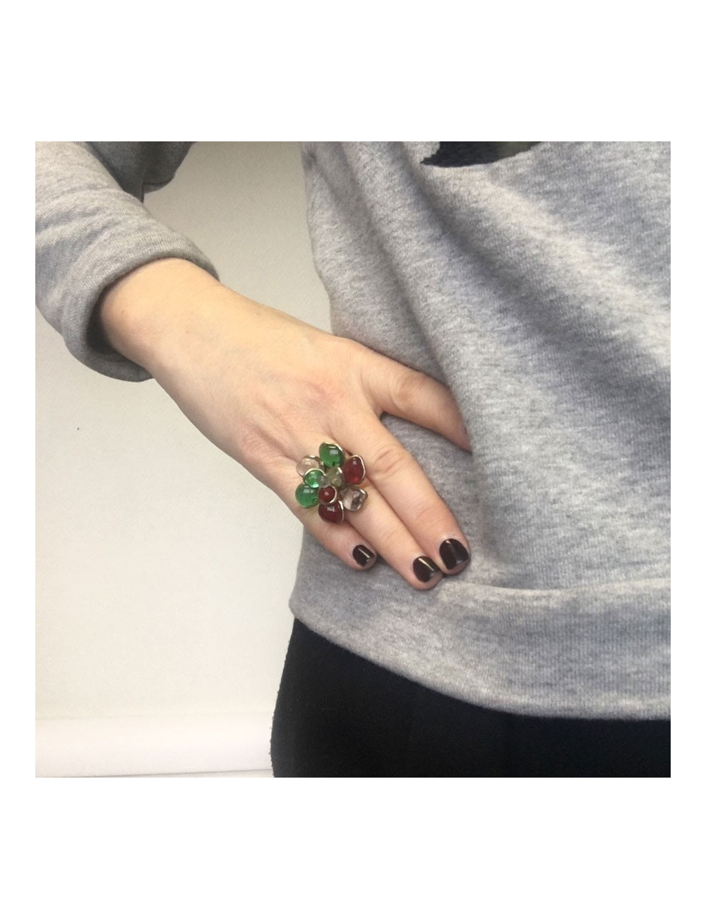 TAILLE Bague MARGUERITE DE VALOIS fleur en pâte de verre transparente, verte et rouge