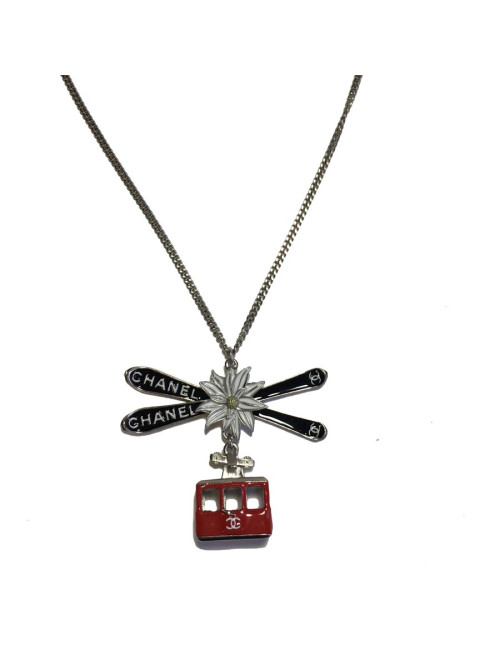 Collier CHANEL  collection Paris-Salzburg pendentif skis et funiculaire