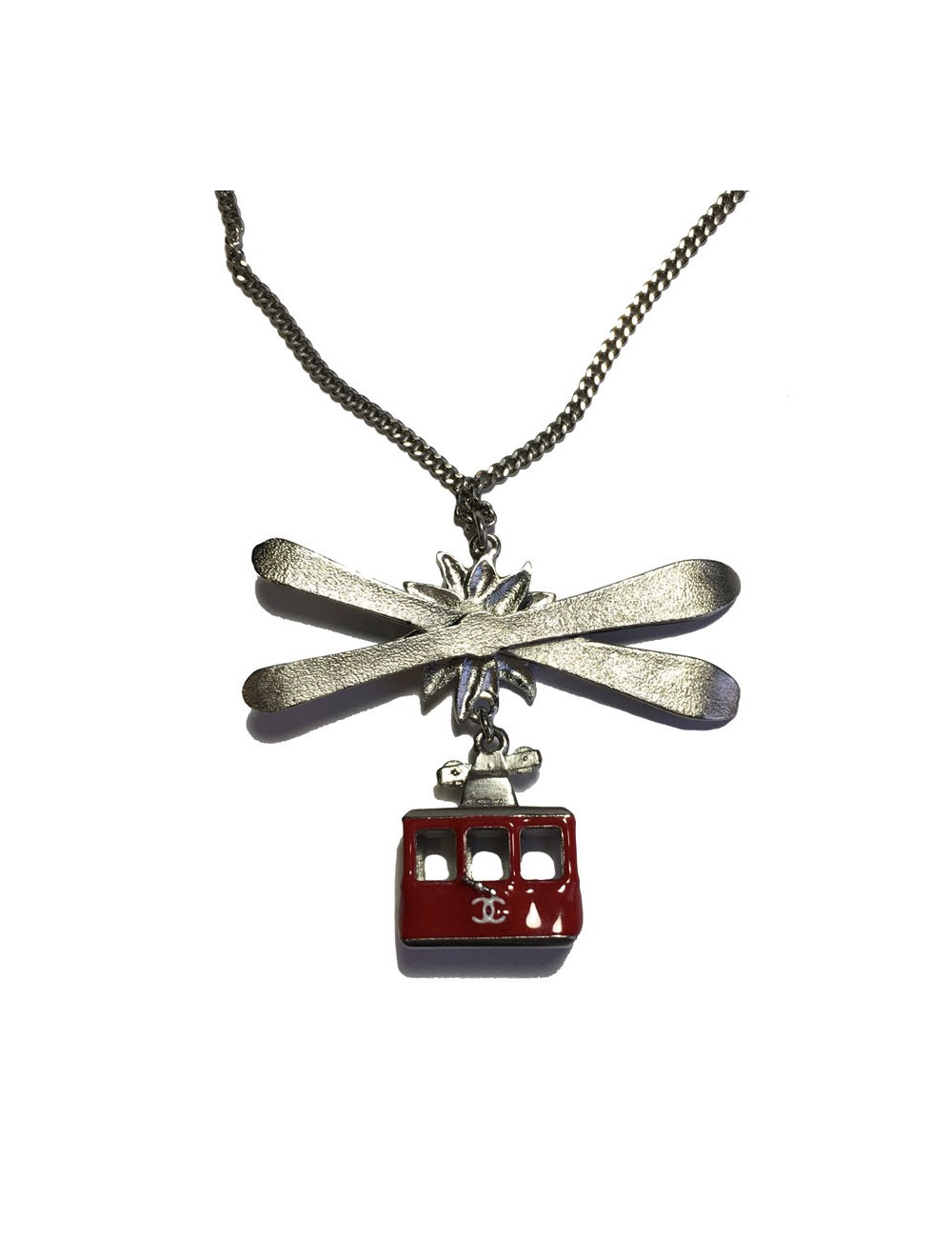 Collier CHANEL  collection Paris-Salzburg pendentif skis et funiculaire
