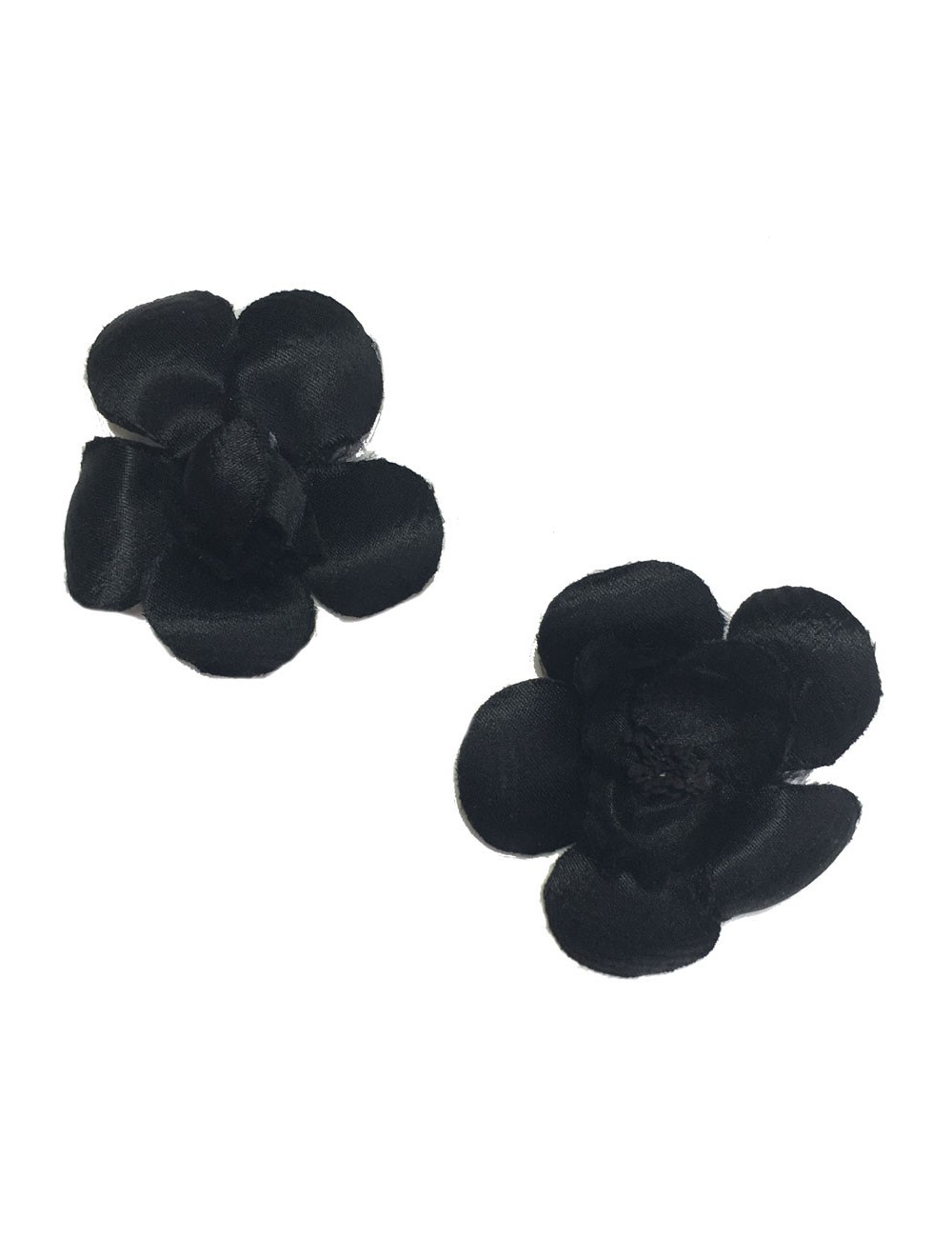 xxx Boucles d'oreille clips CHANEL camélias en soie noire vintage