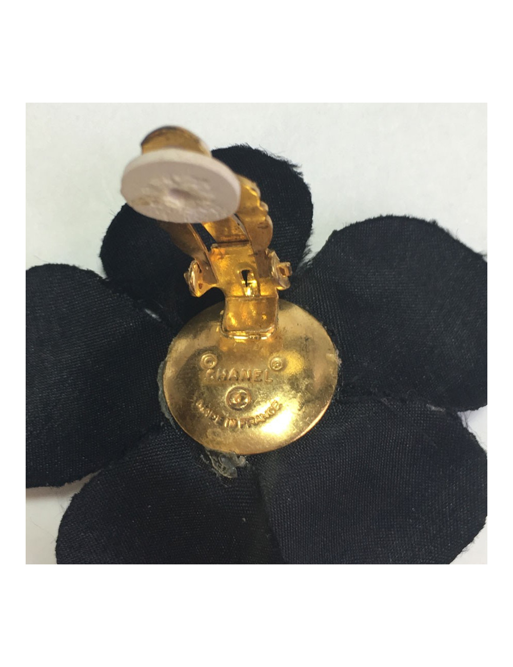 Earrings clips CHANEL camellias in vintage black silk