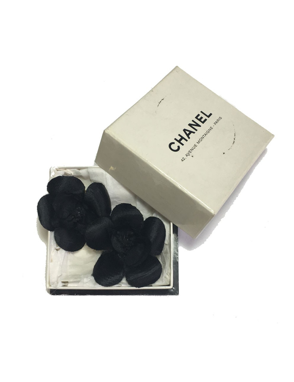 Earrings clips CHANEL camellias in vintage black silk