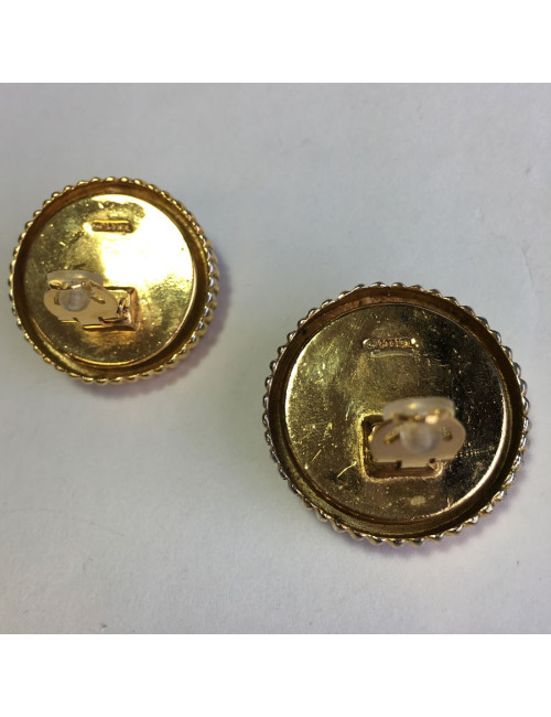 Boucles d'oreille clips CHANEL Vintage perle nacrée et métal doré