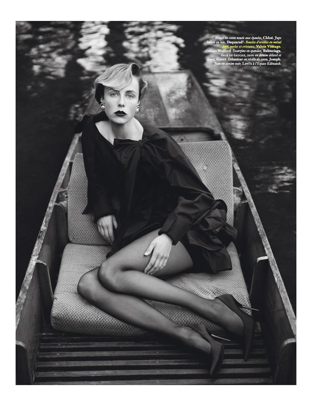 Boucles d'oreille clips CHANEL Vintage perle nacrée et métal doré