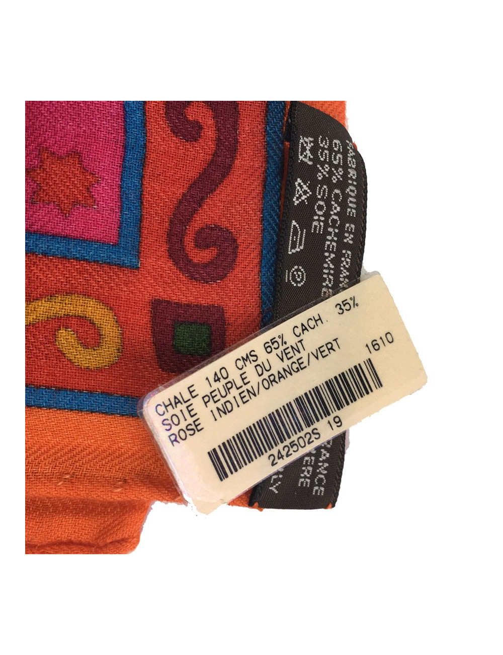 HERMÈS shawl 'Peuple du vent' in and orange, Indian pink, green cashmere and silk fabric.