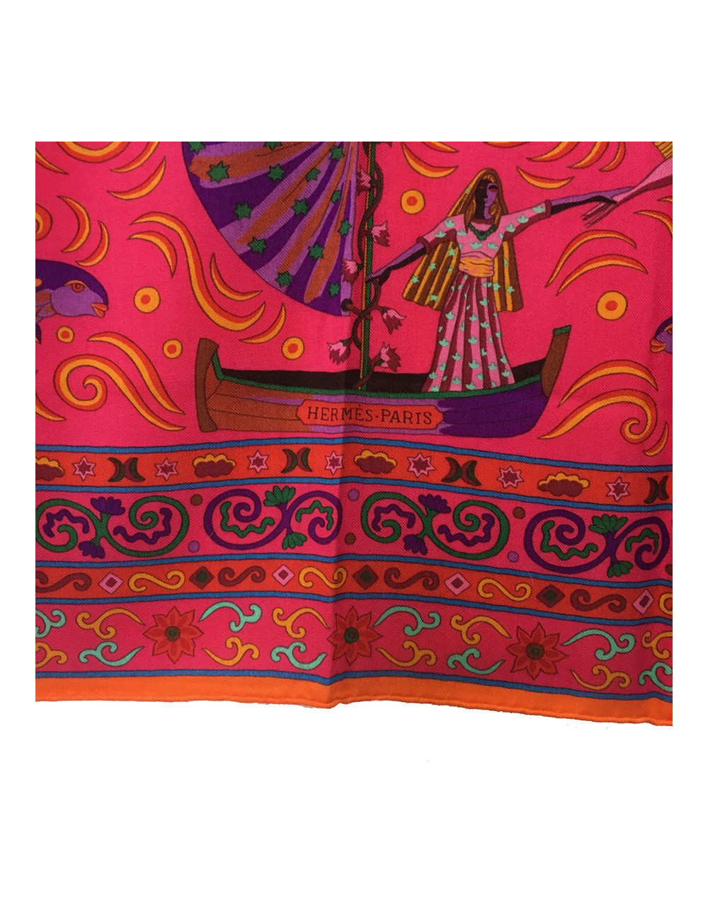 HERMÈS shawl 'Peuple du vent' in and orange, Indian pink, green cashmere and silk fabric.