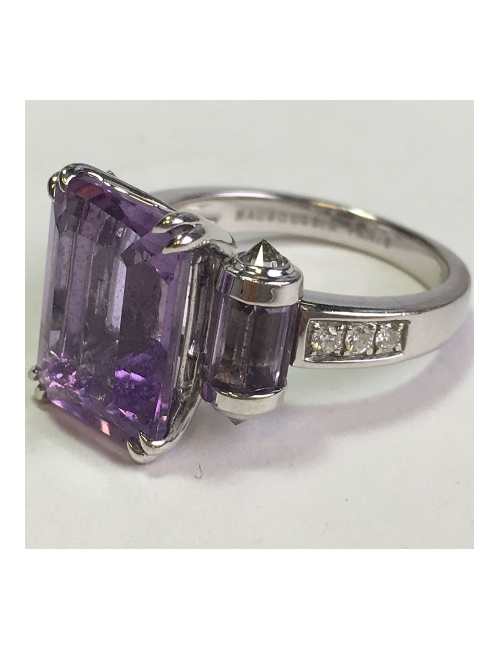 Bague MAUBOUSSIN Couleur baiser en or blanc, améthyste et diamants T54