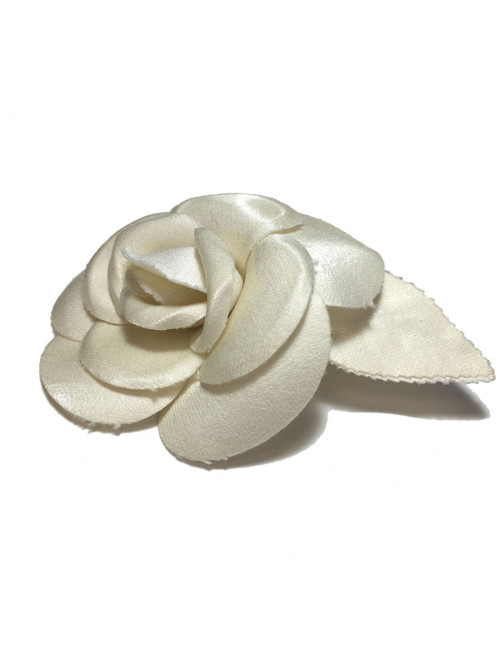 Broche Camélia CHANEL en tissu ivoire