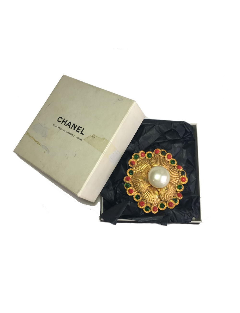 Broche CHANEL couture en métal doré, perle nacrée et de couleur vintage