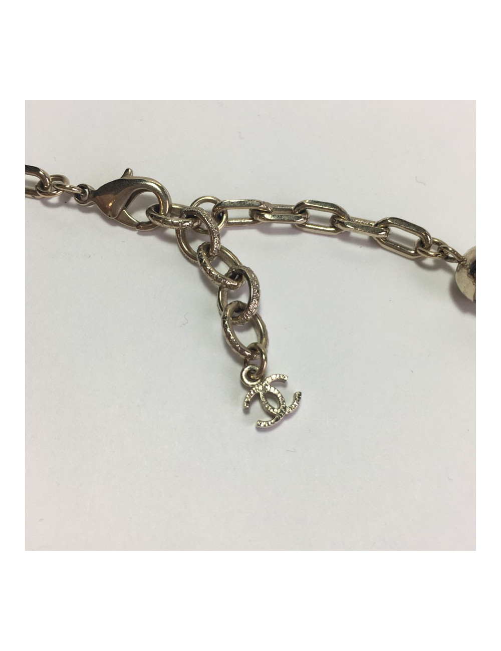 Sautoir CHANEL chaines et perles nacrées