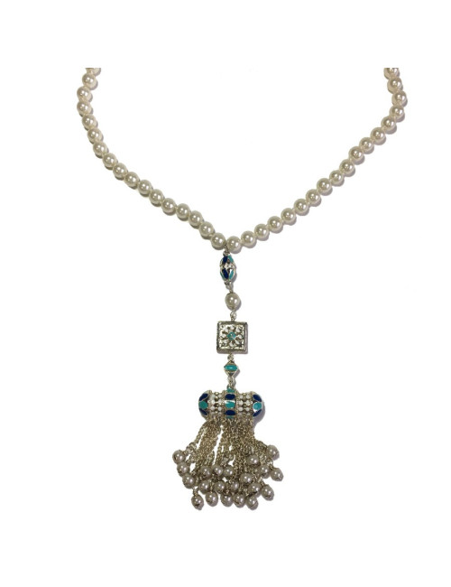 Collier "Paris-DubaïI" CHANEL en métal argenté, perles nacrées