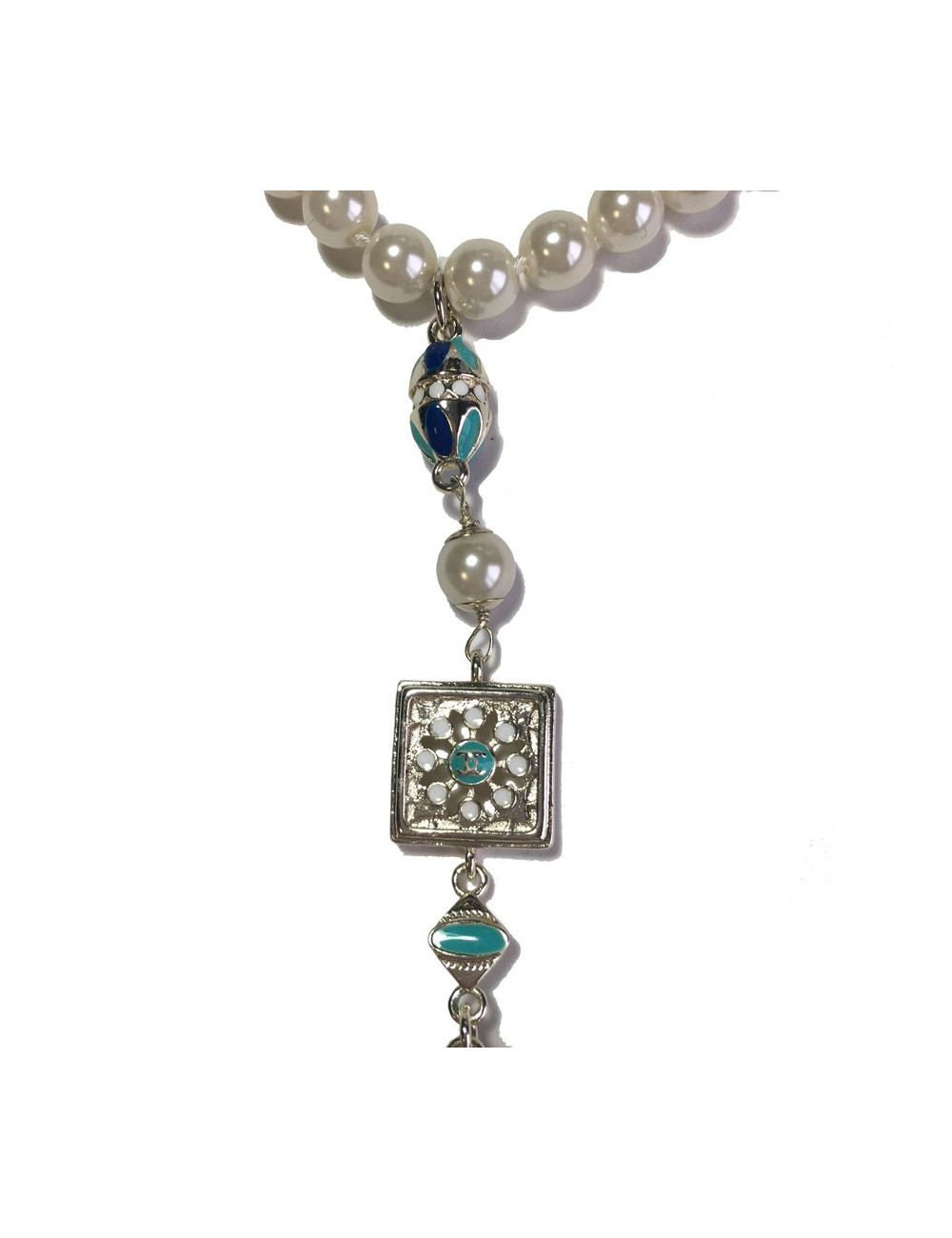 Collier "Paris-DubaïI" CHANEL en métal argenté, perles nacrées