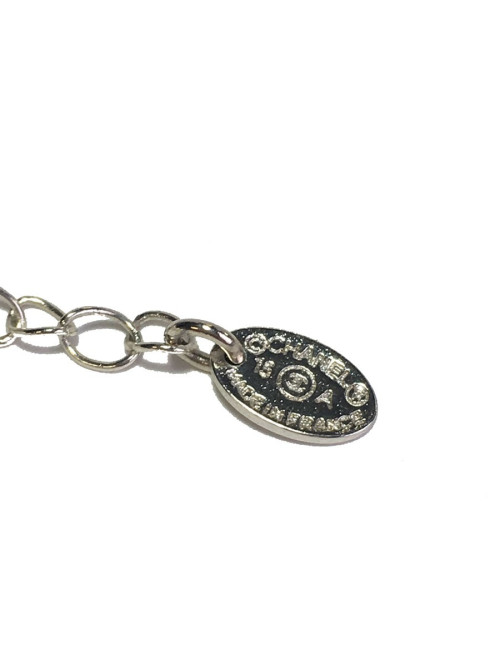 Collier "Paris-DubaïI" CHANEL en métal argenté, perles nacrées