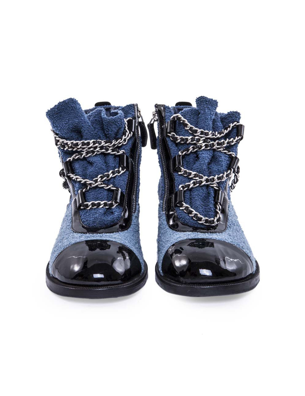 Boots CHANEL T37,5 bicolores avec chaînettes et charms