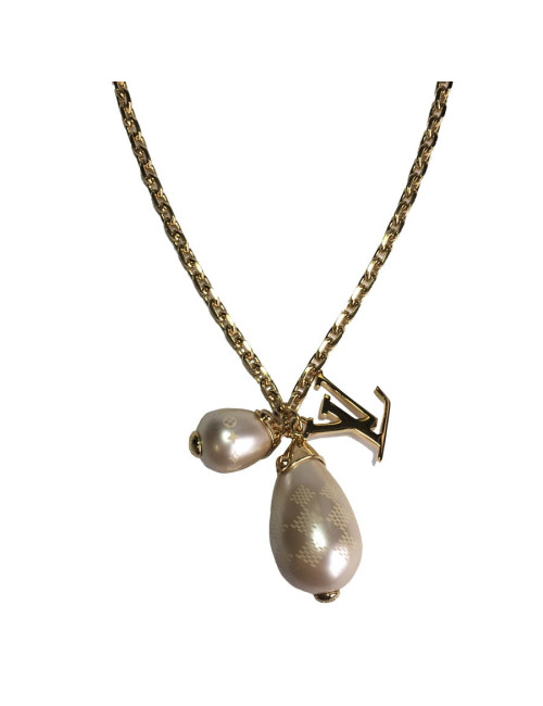 xxx Collier LOUIS VUITTON en métal doré et perles nacrées 