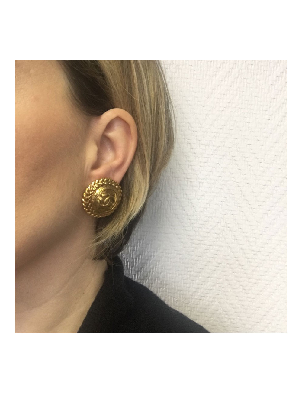 Boucles d'oreille clips CHANEL Vintage en métal doré