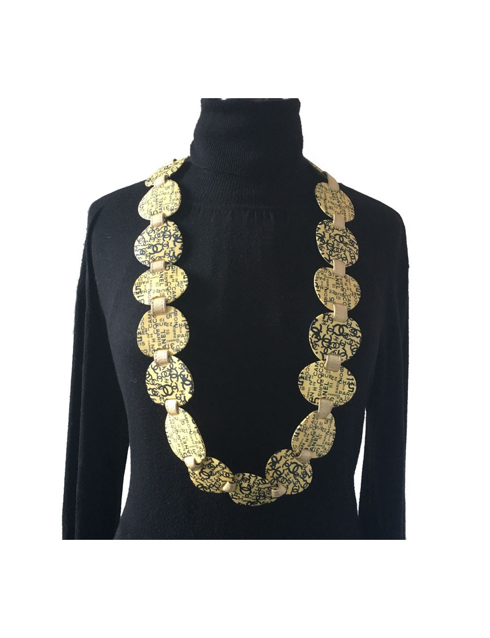 CHANEL T90 belt in beige leather and yellow plastic parts